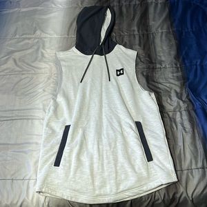 Under Armour Skevveless Hoodie